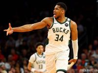 黑白直播-字母哥回归赛场，势不可挡首场状态亮眼，加拿大队观众沸腾！的简单介绍