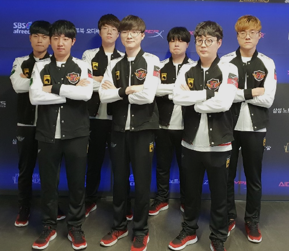 包含Faker新星挺进下一轮表现惊艳,湖人未来可期!的词条 包含Faker新星挺进下一轮表现惊艳,湖人未来可期!的词条